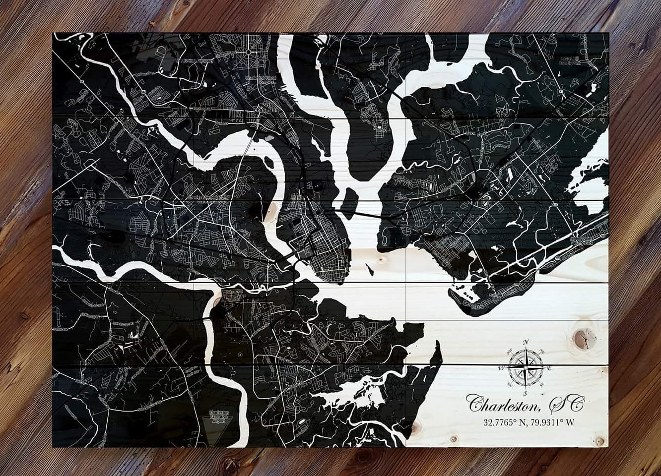 Charleston, SC Black Silhouette Pallet Map